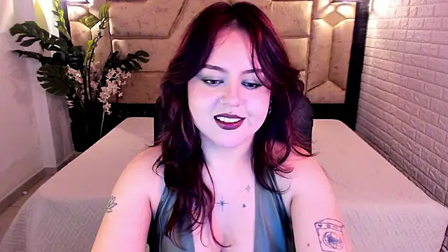 Snapshot of crimson_tati_ chatting on May 14, 2026, 4:19 am crimson tati online show from May 14, 2026, 4:19 am