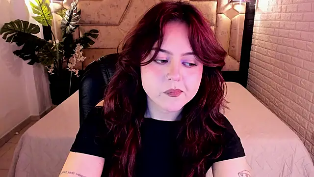 Snapshot of crimson_tati_ chatting on May 26, 2026, 5:03 am crimson tati online show from May 26, 2026, 5:03 am