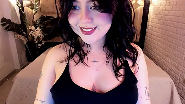 Snapshot of crimson_tati_ chatting on July 22, 2026, 1:58 pm crimson tati online show from July 22, 2026, 1:58 pm