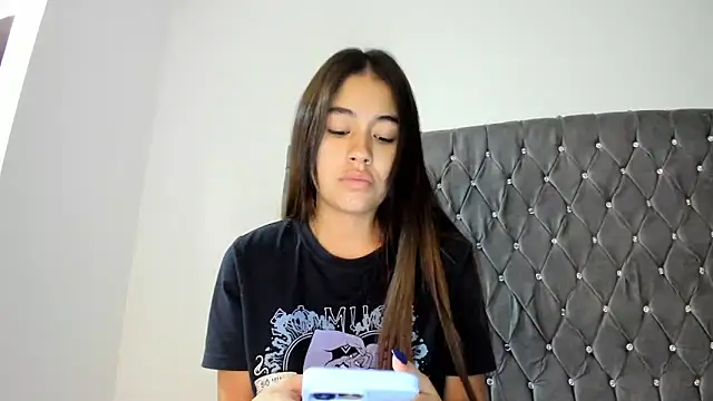 Snapshot of AriaMontgomery chatting on January 25, 2025, 5:29 am AriaMontgomery online show from January 25, 2025, 5:29 am