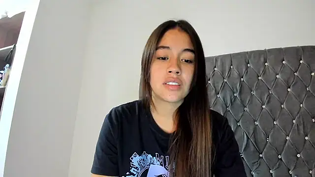 Snapshot of AriaMontgomery chatting on January 25, 2025, 8:31 am AriaMontgomery online show from January 25, 2025, 8:31 am