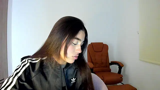 Snapshot of AriaMontgomery chatting on February 25, 2025, 5:41 am AriaMontgomery online show from February 25, 2025, 5:41 am