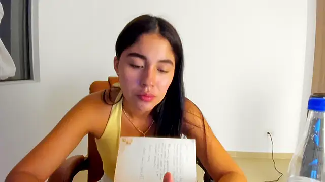 AriaMontgomery online show from June 13, 2026, 1:25 am