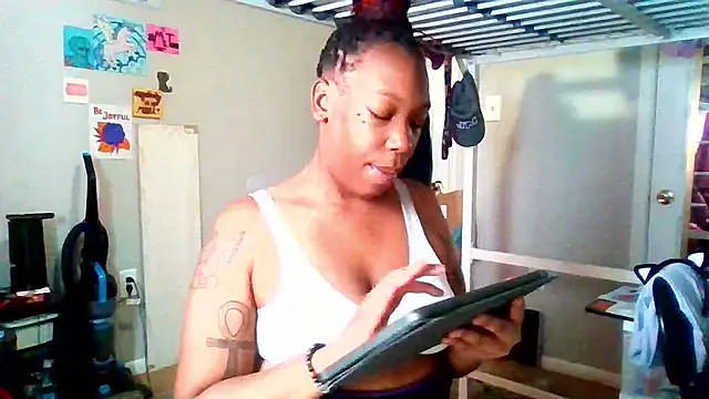 MsSapPhire500 online show from April 12, 2026, 6:13 pm