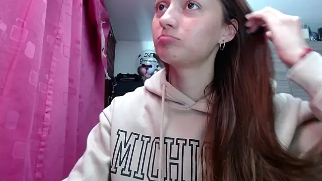 holy juli online show from March 3, 2026, 3:34 am