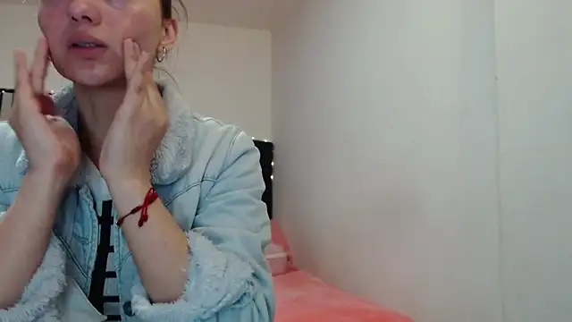 holy juli online show from April 3, 2026, 3:59 am