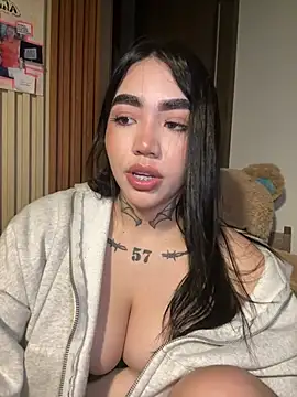 Nickiiiii online show from March 22, 2026, 4:38 am