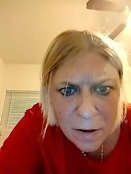 Snapshot of Playmate86 chatting on December 3, 2024, 12:02 am Playmate86 online show from December 3, 2024, 12:02 am