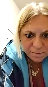 Snapshot of Playmate86 chatting on December 8, 2024, 8:09 am Playmate86 online show from December 8, 2024, 8:09 am