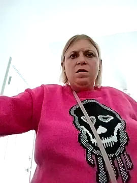 Snapshot of Playmate86 chatting on December 11, 2024, 6:20 pm Playmate86 online show from December 11, 2024, 6:20 pm