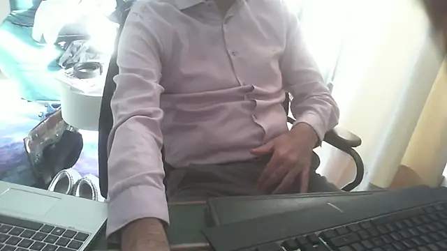 shyfrenchcock1 online show from November 10, 2025, 10:58 am