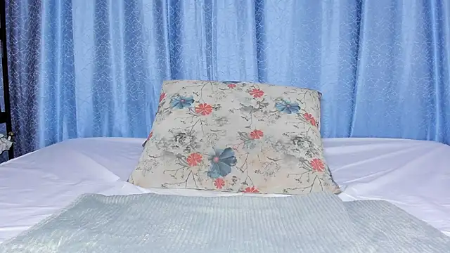 andradahot15 online show from November 30, 2025, 3:16 pm