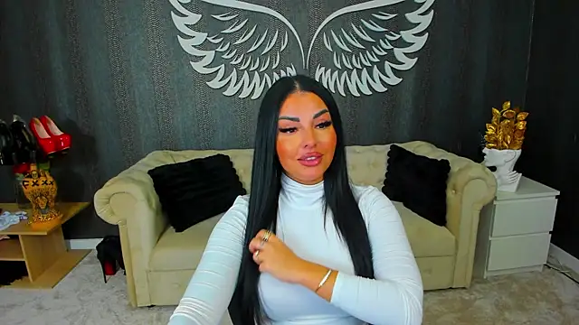 anemarieejolie online show from November 12, 2025, 7:13 pm