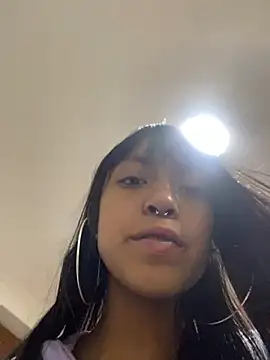 Snapshot of bonnie_18x chatting on December 19, 2024, 2:23 am bonnie 18x online show from December 19, 2024, 2:23 am