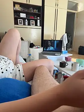 jessieandjames29 online show from July 13, 2026, 4:32 pm