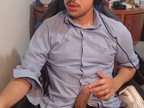 anjonoturno1 online show from September 28, 2025, 10:48 pm