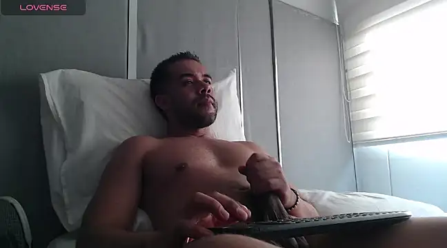 Snapshot of FaustoCock chatting on January 24, 2025, 9:58 pm FaustoCock online show from January 24, 2025, 9:58 pm