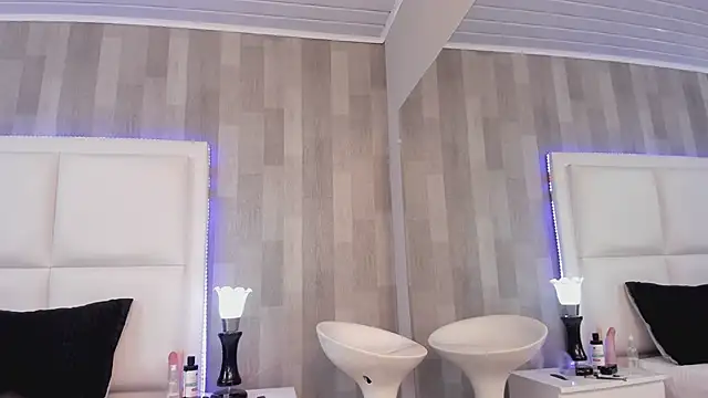 HazelMoret online show from February 12, 2025, 2:54 pm