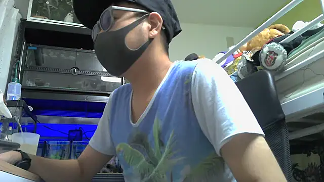 Snapshot of Owl1216 chatting on December 5, 2024, 12:44 pm Owl1216 online show from December 5, 2024, 12:44 pm