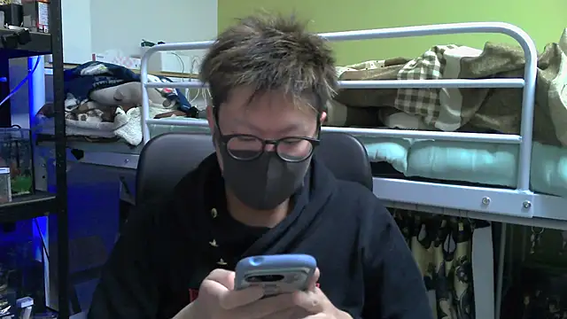 Snapshot of Owl1216 chatting on February 22, 2025, 1:35 pm Owl1216 online show from February 22, 2025, 1:35 pm