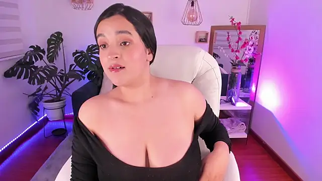 Snapshot of Pamela_cheverry chatting on March 19, 2025, 8:01 am Pamela cheverry online show from March 19, 2025, 8:01 am