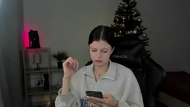 Snapshot of Este_Glen chatting on December 22, 2024, 2:17 am Este Glen online show from December 22, 2024, 2:17 am