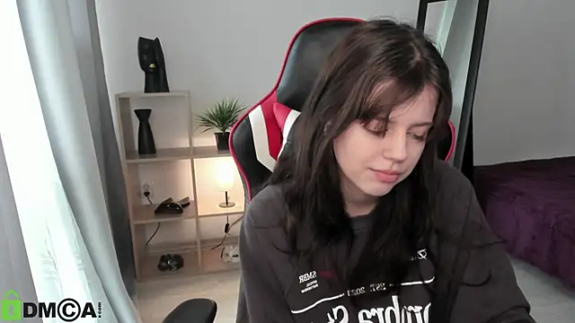 Snapshot of Este_Glen chatting on March 13, 2025, 9:10 am Este Glen online show from March 13, 2025, 9:10 am