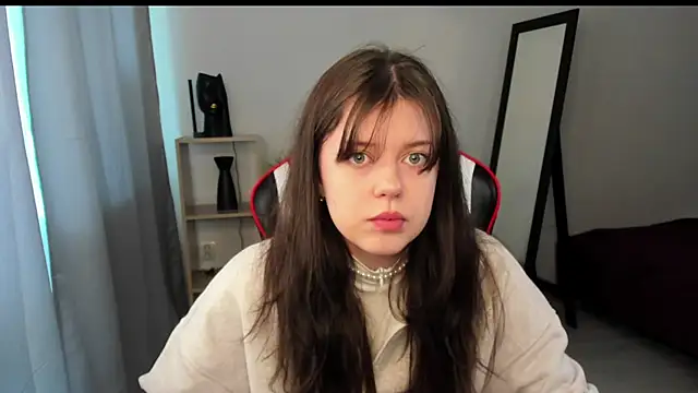 Snapshot of Este_Glen chatting on March 19, 2025, 11:17 am Este Glen online show from March 19, 2025, 11:17 am