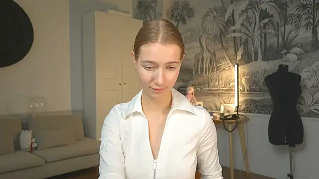 Snapshot of solar_bella chatting on January 13, 2025, 1:39 pm solar bella online show from January 13, 2025, 1:39 pm