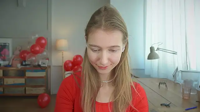 Snapshot of solar_bella chatting on February 14, 2025, 12:03 pm solar bella online show from February 14, 2025, 12:03 pm