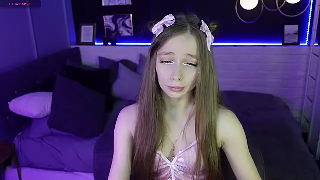 OliviaGentle online show from February 17, 2025, 4:48 pm