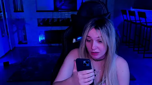 LisaElfy online show from February 8, 2025, 7:15 am