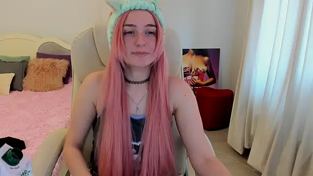 LisaElfy online show from February 12, 2025, 7:23 am