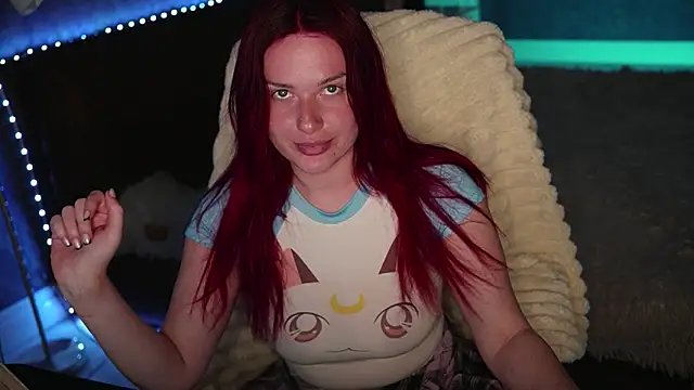 LisaElfy online show from April 13, 2026, 3:17 pm