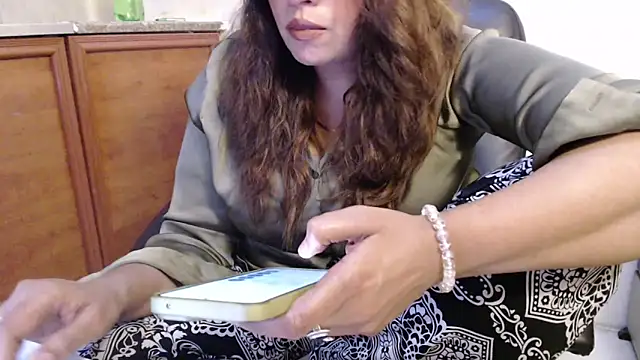 pareeti online show from October 3, 2025, 11:02 pm