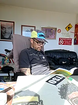 mileflav0r online show from May 23, 2026, 8:18 am