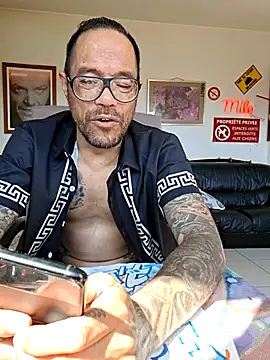 mileflav0r online show from May 26, 2026, 9:05 am
