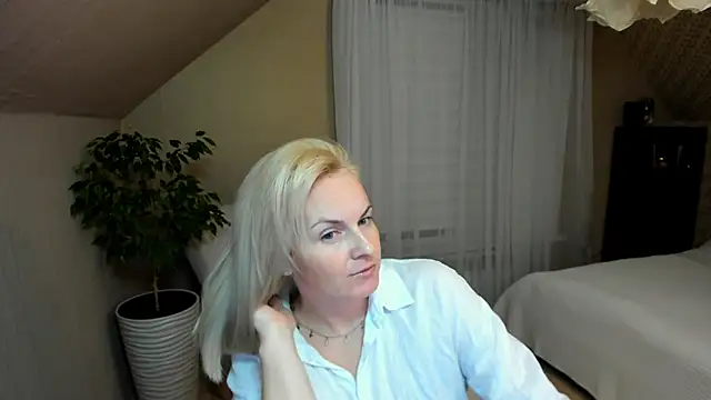 Snapshot of Alicee_Gracee chatting on January 11, 2025, 4:46 pm Alicee Gracee online show from January 11, 2025, 4:46 pm