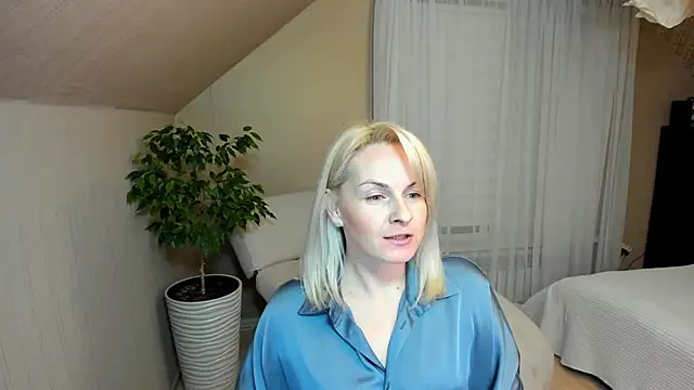 Snapshot of Alicee_Gracee chatting on January 12, 2025, 4:08 pm Alicee Gracee online show from January 12, 2025, 4:08 pm