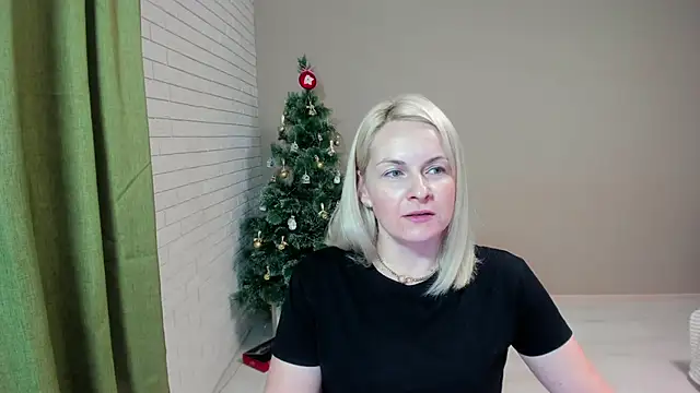 Snapshot of Alicee_Gracee chatting on January 18, 2025, 7:26 pm Alicee Gracee online show from January 18, 2025, 7:26 pm