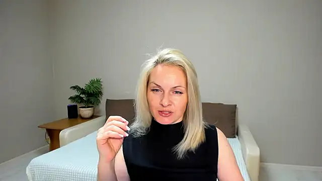 Snapshot of Alicee_Gracee chatting on January 28, 2025, 5:46 pm Alicee Gracee online show from January 28, 2025, 5:46 pm