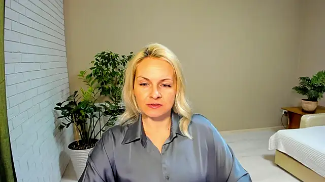 Snapshot of Alicee_Gracee chatting on February 1, 2025, 7:23 pm Alicee Gracee online show from February 1, 2025, 7:23 pm