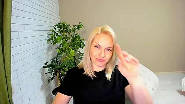 Snapshot of Alicee_Gracee chatting on February 8, 2025, 6:55 pm Alicee Gracee online show from February 8, 2025, 6:55 pm