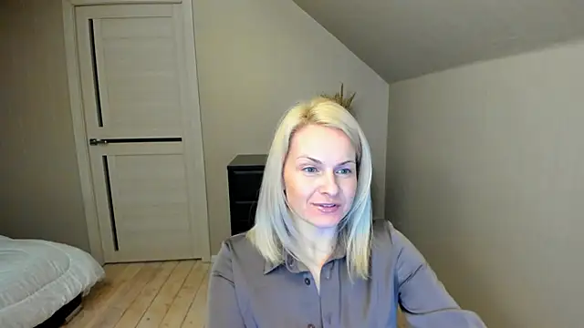 Snapshot of Alicee_Gracee chatting on February 16, 2025, 6:54 pm Alicee Gracee online show from February 16, 2025, 6:54 pm