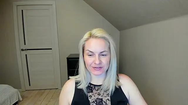 Snapshot of Alicee_Gracee chatting on February 20, 2025, 6:57 pm Alicee Gracee online show from February 20, 2025, 6:57 pm