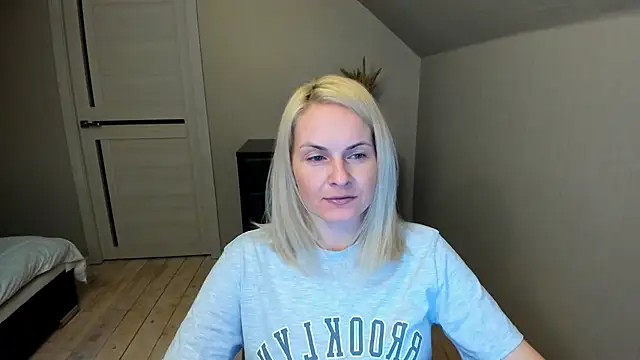 Snapshot of Alicee_Gracee chatting on February 25, 2025, 7:03 pm Alicee Gracee online show from February 25, 2025, 7:03 pm