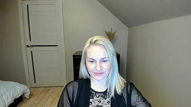 Snapshot of Alicee_Gracee chatting on February 26, 2025, 6:54 pm Alicee Gracee online show from February 26, 2025, 6:54 pm