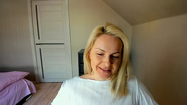 Snapshot of Alicee_Gracee chatting on March 6, 2025, 9:25 am Alicee Gracee online show from March 6, 2025, 9:25 am