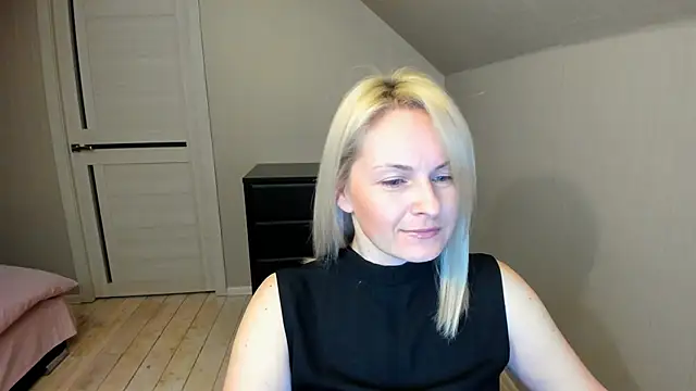 Snapshot of Alicee_Gracee chatting on March 9, 2025, 6:43 pm Alicee Gracee online show from March 9, 2025, 6:43 pm