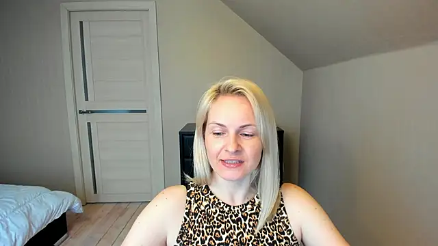 Snapshot of Alicee_Gracee chatting on March 14, 2025, 3:03 pm Alicee Gracee online show from March 14, 2025, 3:03 pm